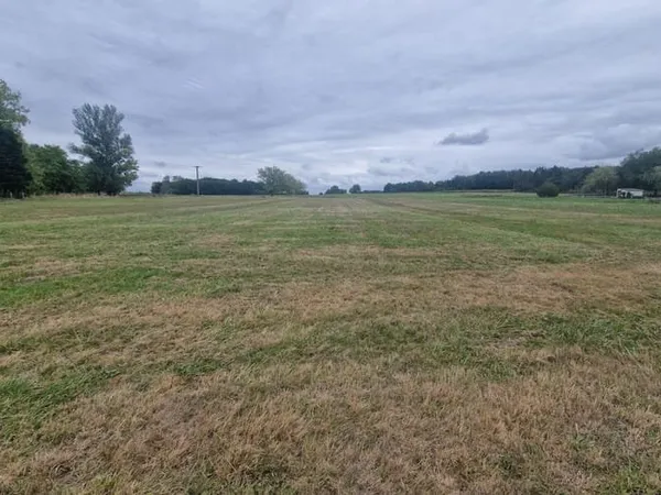 Terrain 2210 m²