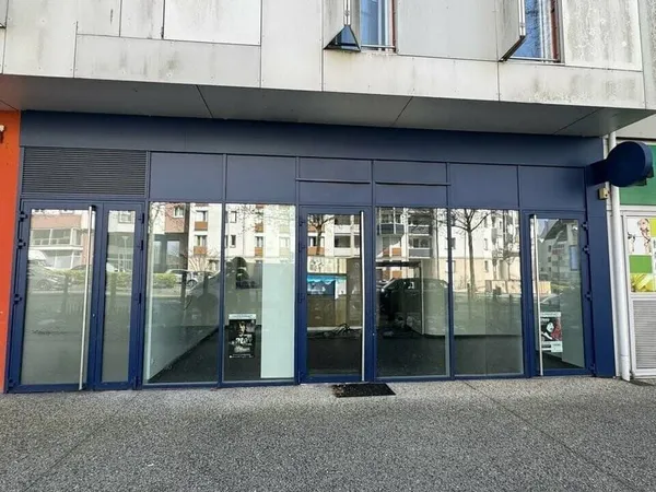 Local commercial 170 m²