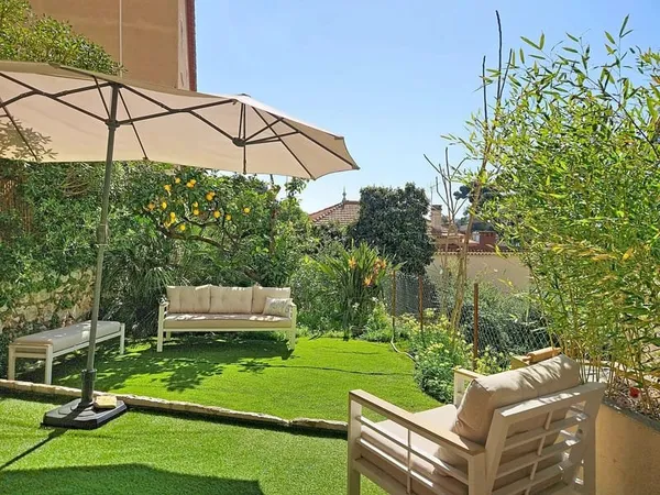 APPARTEMENT VILLA-TERRASSE-JARDIN-PROCHE MER - VILLEFRANCHE SUR MER