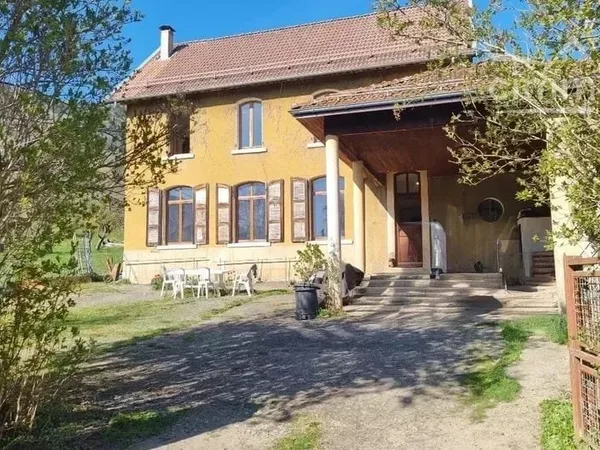 A VENDRE - THEYS - Maison T5 - Jardin