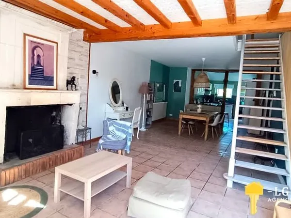 Maison d'habitation 2 chambres, garage.