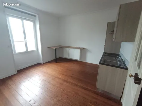 Appartement F2 gare maritime