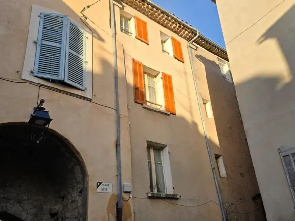 Idéal investisseur / Maison de village à rénover