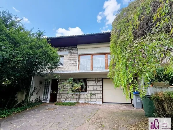 Maison L Hay Les Roses 5 pièce(s) 122 m2