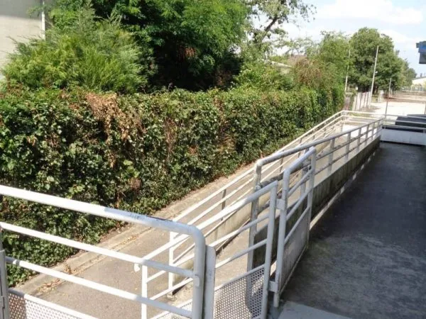 Local commercial 234 m²