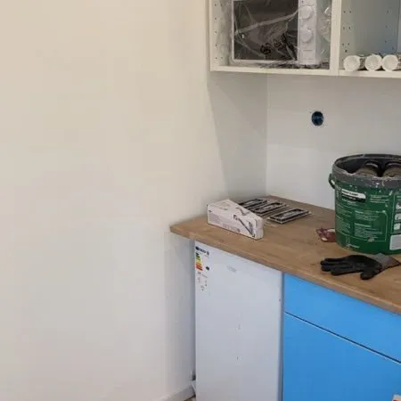 Studio refait à neuf / proche tram