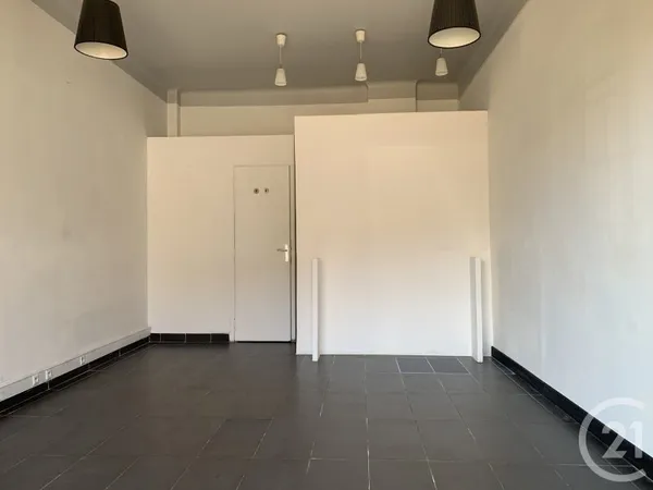 Local 1 pièce 25 m²