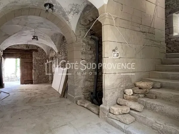 PROPRIÉTÉ SEIGNEURIALE VENASQUE