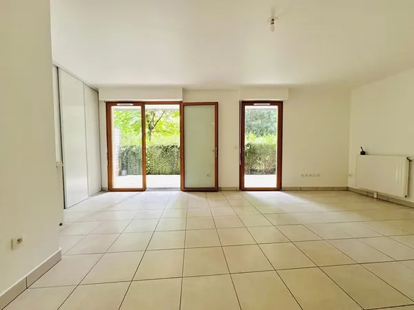 SAINT-DENIS - STUDIO AVEC TERRASSE - 37,58 m²