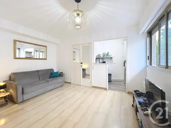 Studio 1 pièce 24 m²