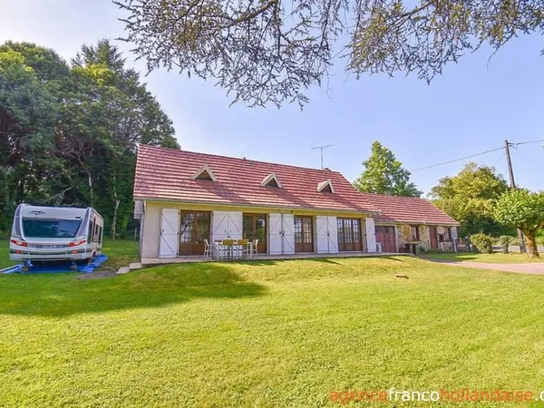 Plain-pied avec dépendances et plus de 3000m²