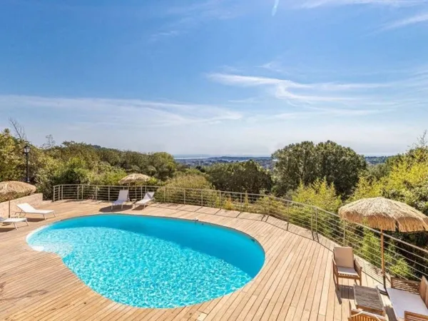 Villa 6 pièces 288 m²