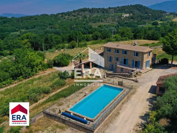 Maison 15 pièces 250 m²