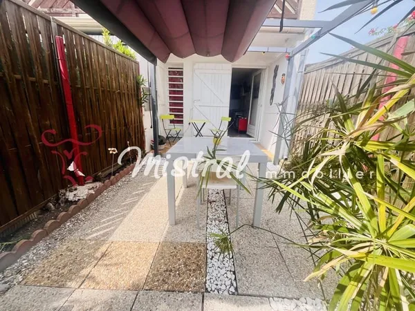 VENTE STUDIO CABINE REZ DE JARDIN AVEC TERRASSE ET PARKING P