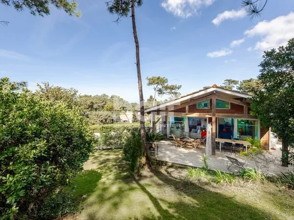 Anglet, coeur de Chiberta, belle maison en position dominante.