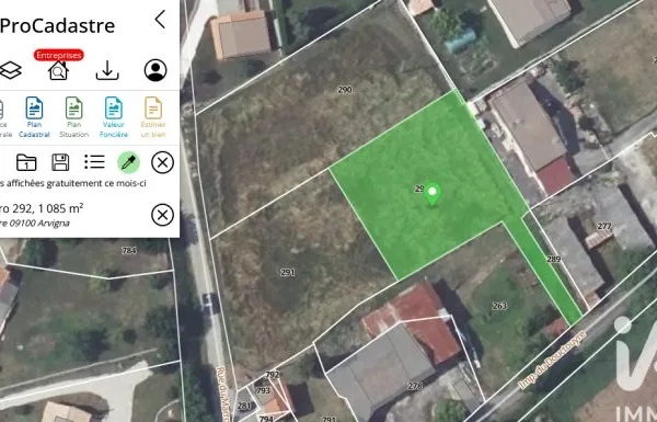 Terrain 1085 m²