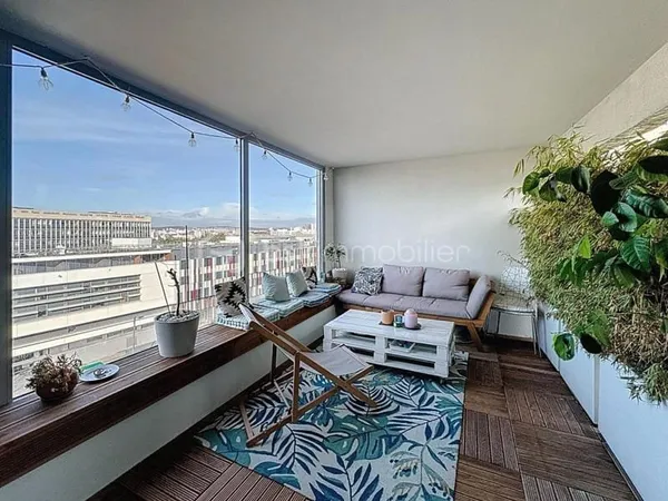 Appartement T3 avec grande terrasse, à deux pas du RER Nanterre-Université