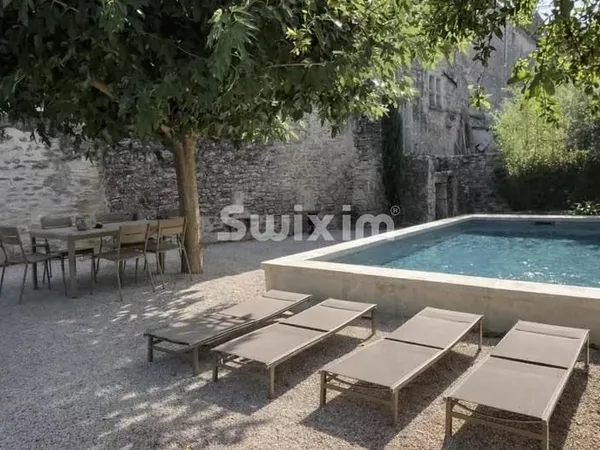 Maison 10 pièces 280 m²