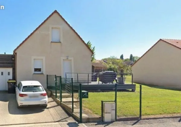 Maison Location Perrigny 4p 80m² 811€