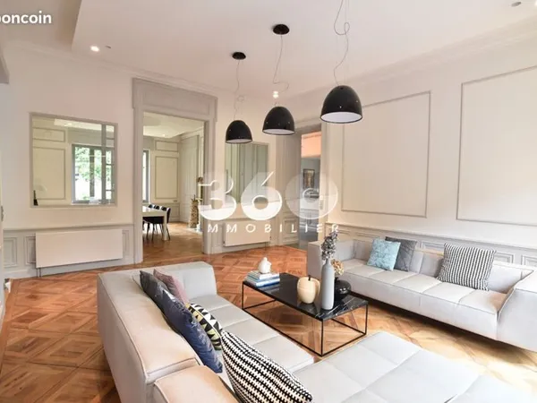 Appartement 8 pièces 235 m²