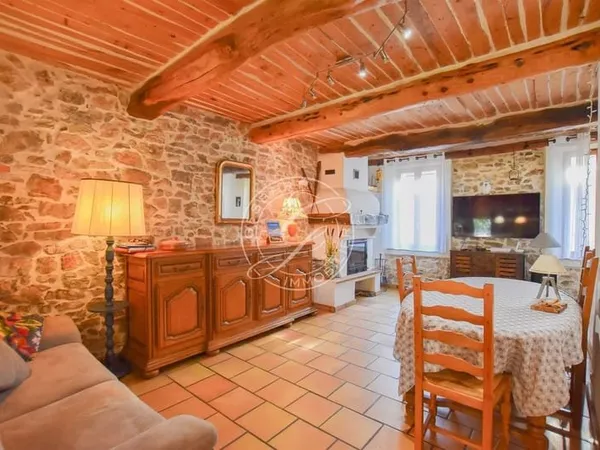 A Vendre Flayosc - Maison De Village Renovée Avec Grand Garage Au Calme