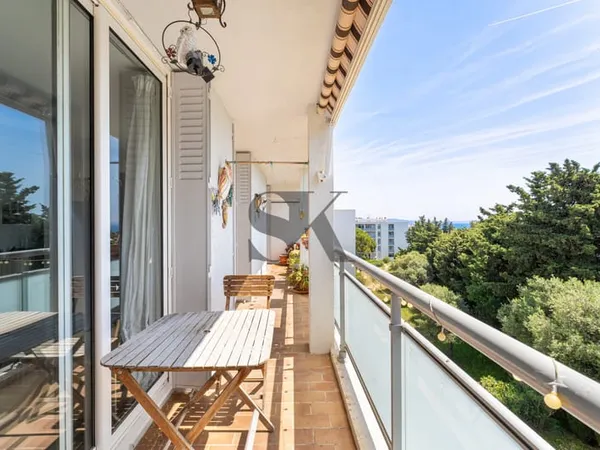 Dans les hauteurs de La Ciotat T4 lumineux avec balcon ple