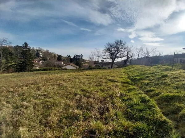 VIENNE 38200 - SECTEUR LA REGLANE - terrain à batir de 606m² ( lot 1 ) Viabilisé dans lotissement de