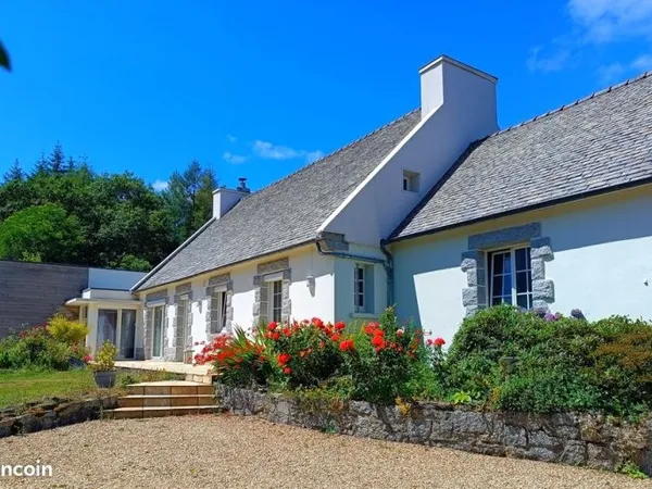 BRETAGNE - Huelgoat : Domaine nature privé - Maison néo-bretonne 187 m² sur jardin 4000 m² et forêt 