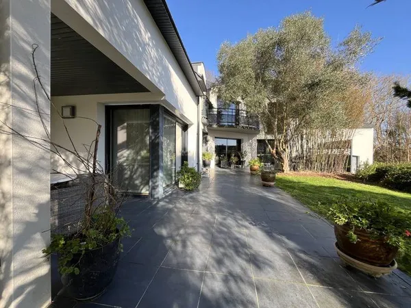 Contemporaine de 7 pièces principales