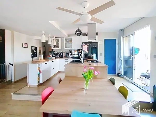 MAISON T6 180 m2