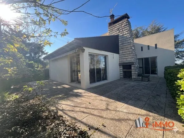 MAISON D'ARCHITECTE AVEC POTENTIEL