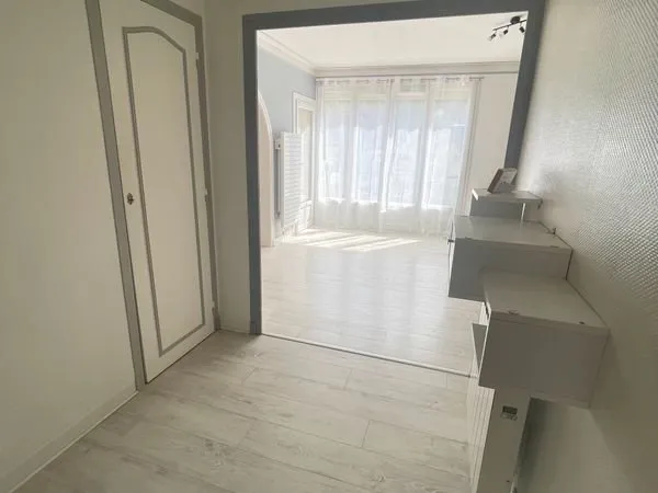 Appartement F4 composé 2 ou 3 chambres