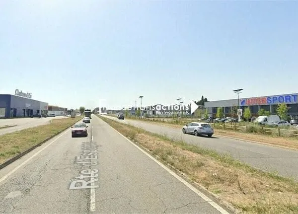 Local commercial 720 m²
