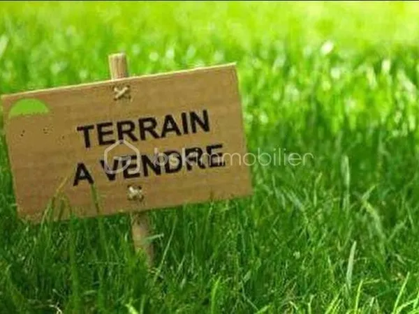 Terrain constructible 9851 m²