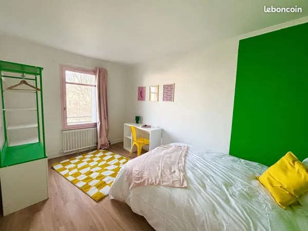 Chambre disponible dans un duplex de 105m² - 5 mins à pied du RER A