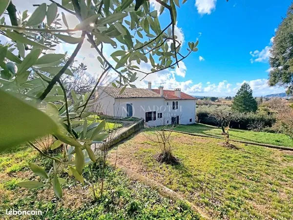 Propriété 9 pièces 194 m²