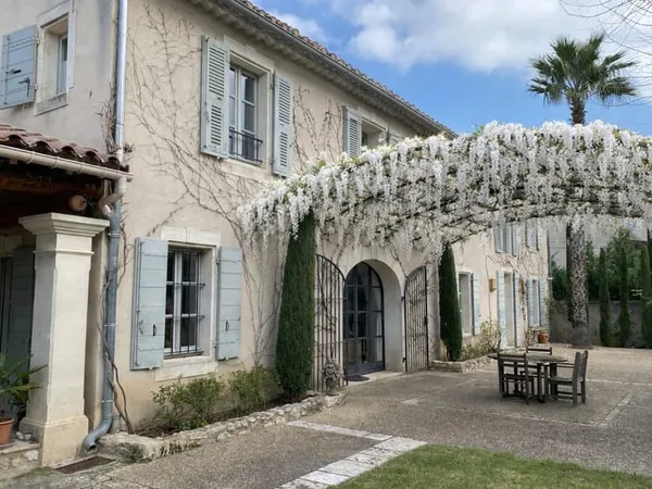 Exceptionnel Saint Rémy de Provence Mas provençal du 19ème siècle - 186 m2 habitables + 84 m2 utiles