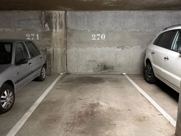 Parking 12 m²