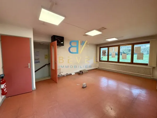(73) SAINT-JEAN-DE-MAURIENNE - LOCAL PROFESSIONNEL 80m2 -