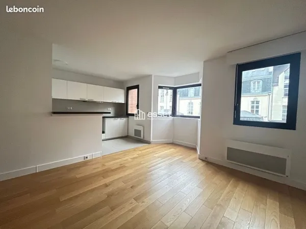 Appartement 2 Pièces 54.4m² à louer 1935 - PARIS 75003