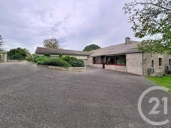Maison 4 pièces 268 m²