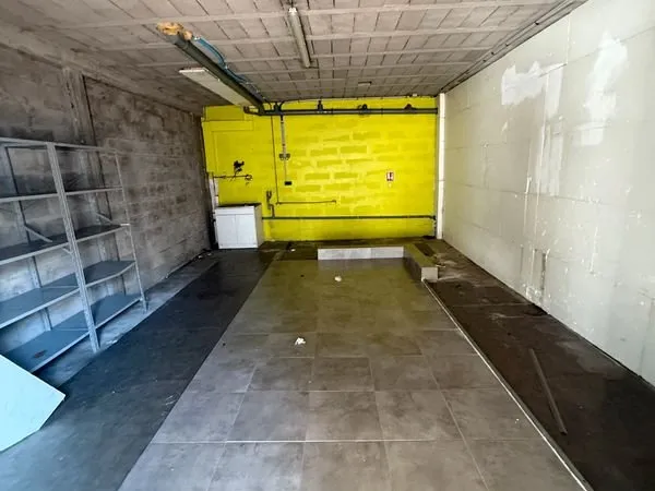 Local d'activité 38 m² - Eau + Élec - Accès sécurisé - Maxéville (bureaux disponibles sur site)
