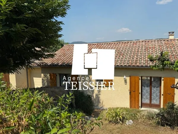 Exclusivité, 07140 Les Vans à 5 min : confortable villa de pla