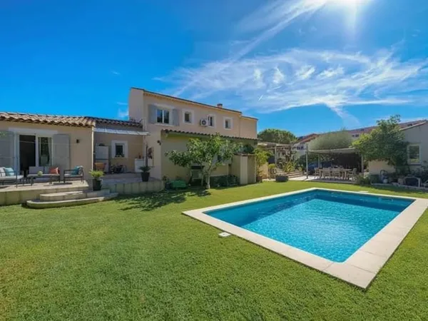 Maison 6 pièces 350 m²