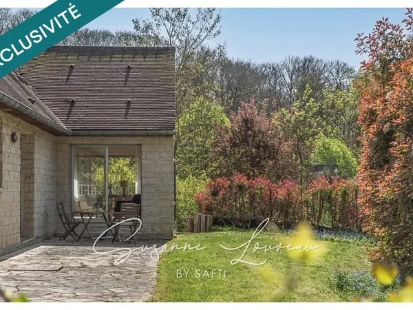 Une maison entourée de verdure, à vous d'en écrire la suite
