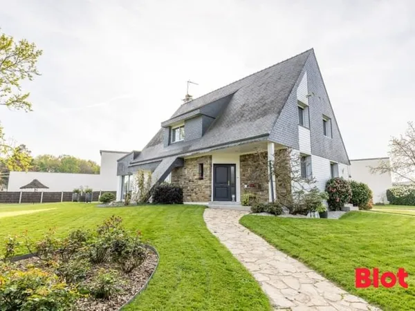A VENDRE CHEZ BLOT IMMOBILIER - MAISON 180M² - 7 PIECES - JANZE