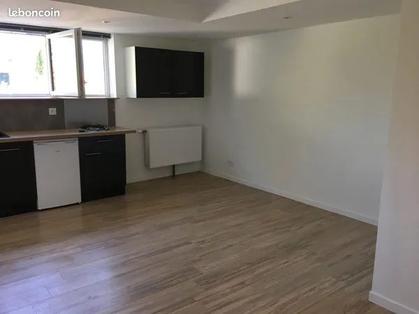 Studio 31 m² refait à neuf - Quartier Montjay (Chambéry)