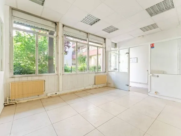 Local commercial 280 m²