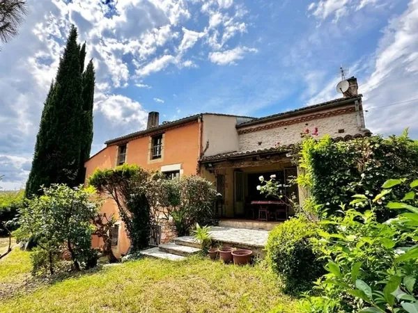 Cahors, maison 5 chambres sur près de 1400 m2 de terrain avec piscine