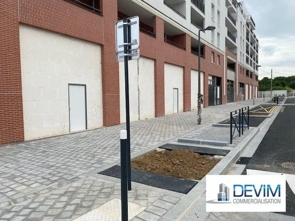 Local commercial 79 m²